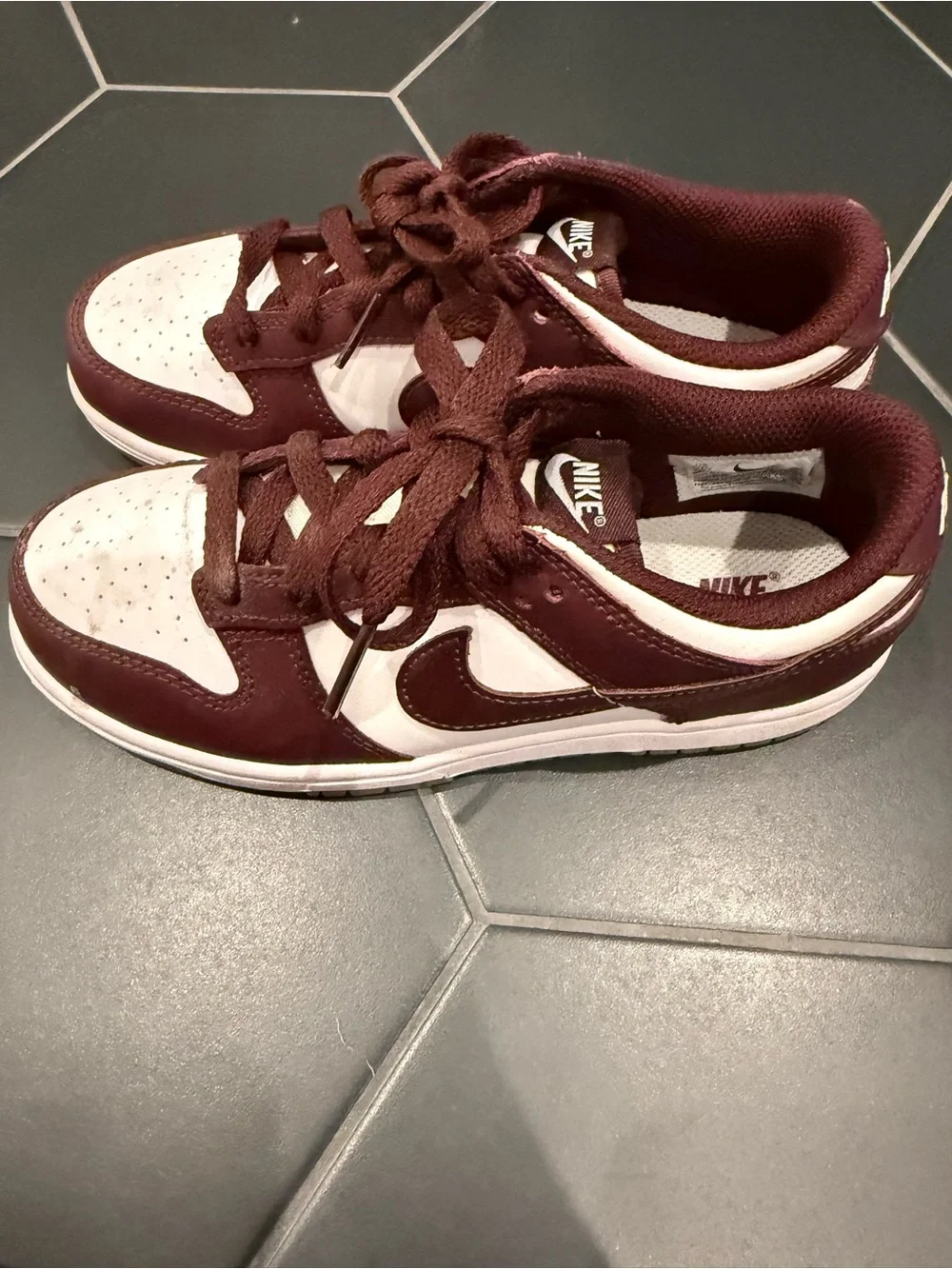 Nike Kids Low-Top Sneakers - Maroon and White